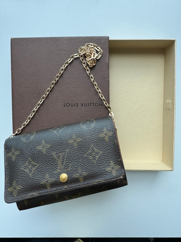 Louis Vuitton - Monogram Leather Long Wallet w/ comp, Mini Chain