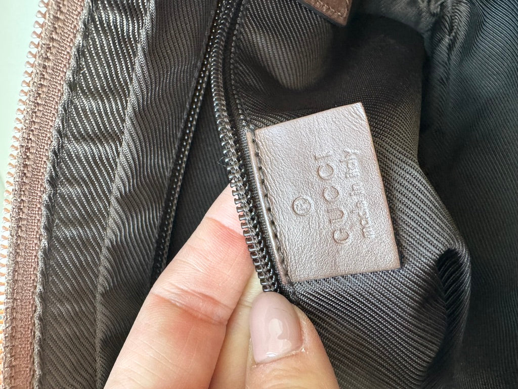Gucci - GG - Monogram canvas Sling Bag