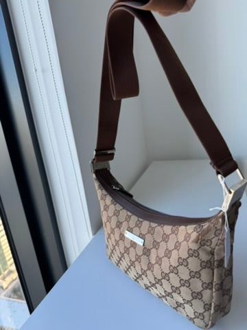 Gucci - GG - Monogram canvas Sling Bag