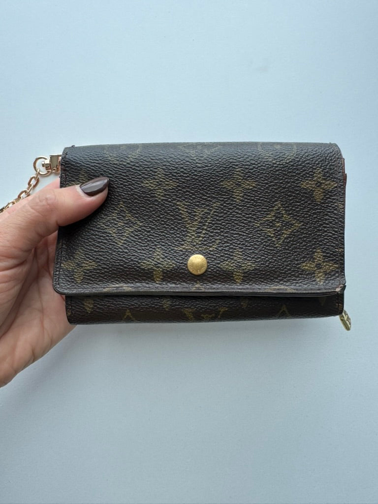 Louis Vuitton - Monogram Leather Long Wallet w/ comp, Mini Chain