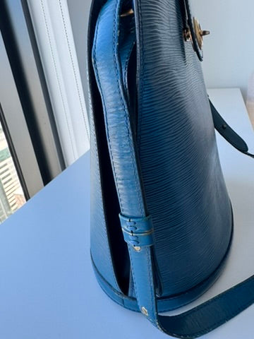 Louis Vuitton - Epi Cluny Shoulder Bag - Blue