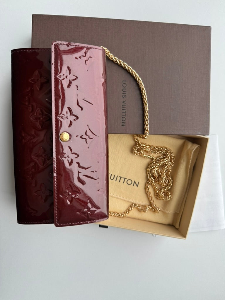 Louis Vuitton - SARA - Vernis Boungury Patent Leather - Long Wallet w/ comp, Chain. Full SET & COA