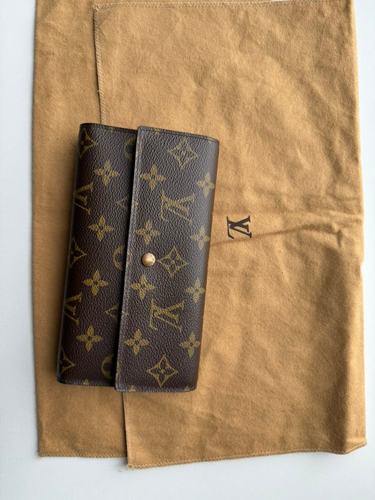 Louis Vuitton - Monogram Leather w/ comp, chain Long wallet