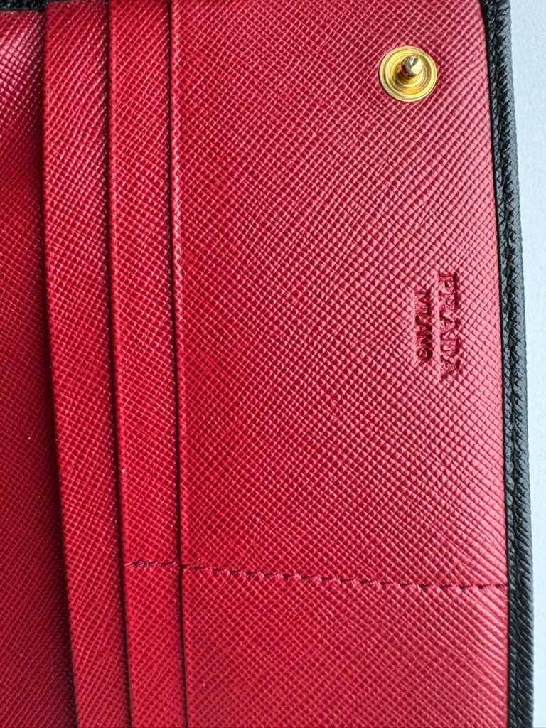 Prada - Black leather Long wallet w/ comp, chain