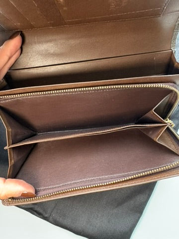 Yves Saint Laurant - Chocolate Patent Leather Long Wallet w/ comp. Chain