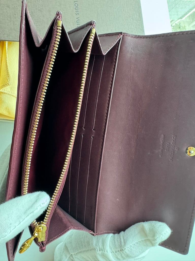 Louis Vuitton - SARA - Vernis Boungury Patent Leather - Long Wallet w/ comp, Chain. Full SET & COA