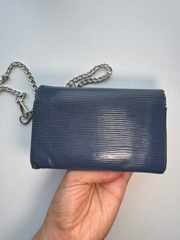Louis Vuitton - EPI Blue Leather Zippy Wallet w/ comp. Chain