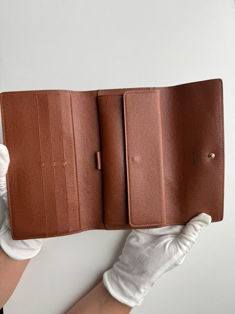 Louis Vuitton - Monogram Leather w/ comp, chain Long wallet