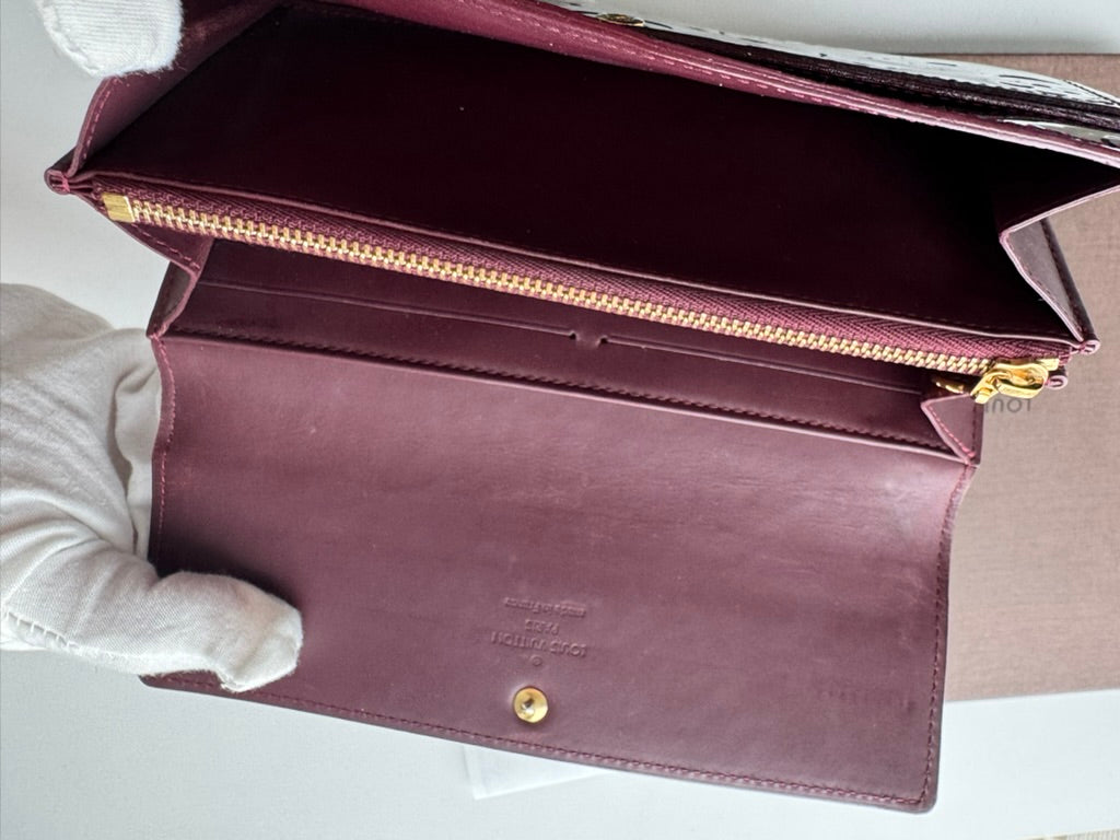 Louis Vuitton - SARA - Vernis Boungury Patent Leather - Long Wallet w/ comp, Chain. Full SET & COA
