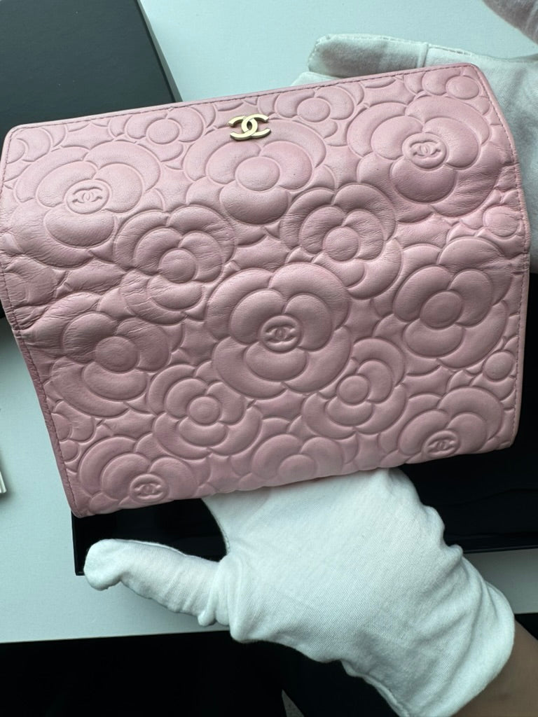 Chanel - Pink - soft leather - Long Wallet w/comp, chain, Full set. COA