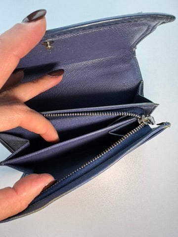 Louis Vuitton - EPI Blue Leather Zippy Wallet w/ comp. Chain