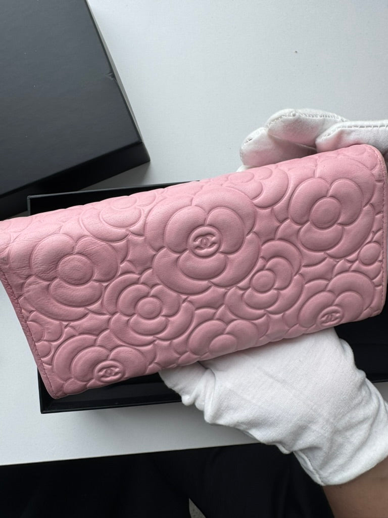 Chanel - Pink - soft leather - Long Wallet w/comp, chain, Full set. COA