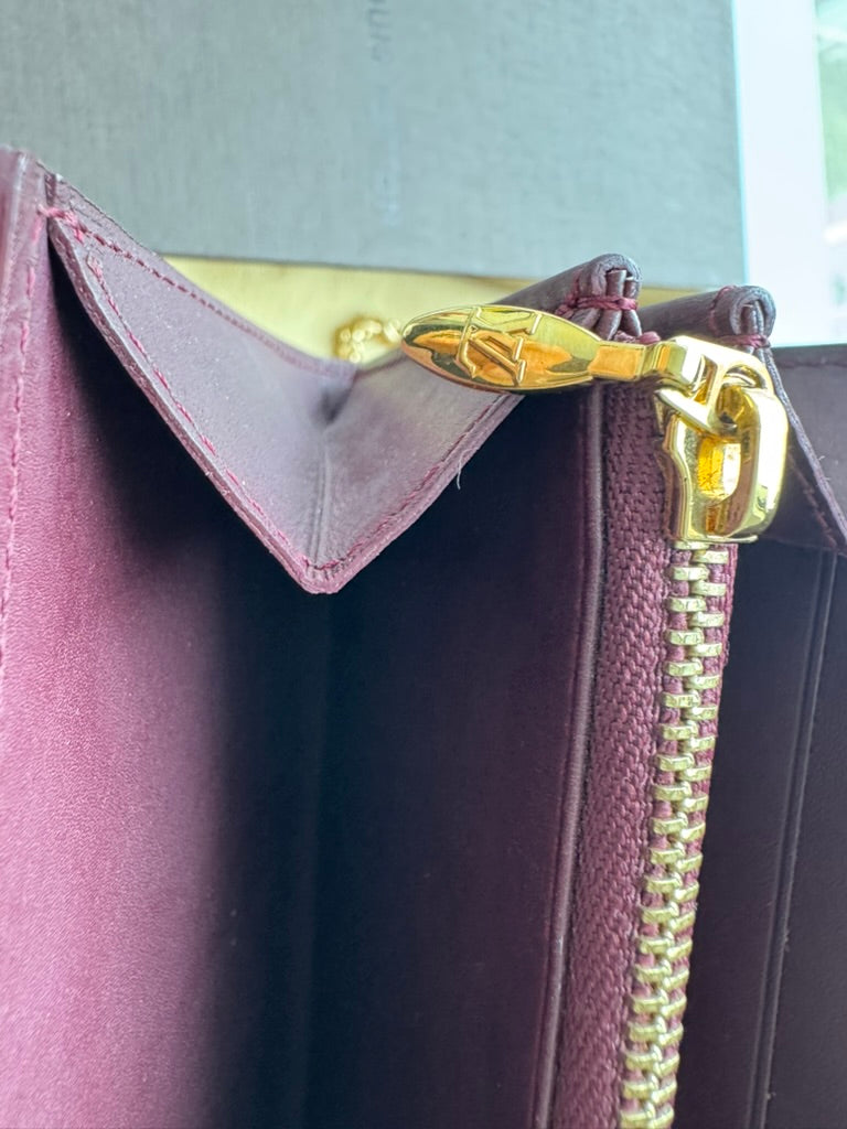 Louis Vuitton - SARA - Vernis Boungury Patent Leather - Long Wallet w/ comp, Chain. Full SET & COA