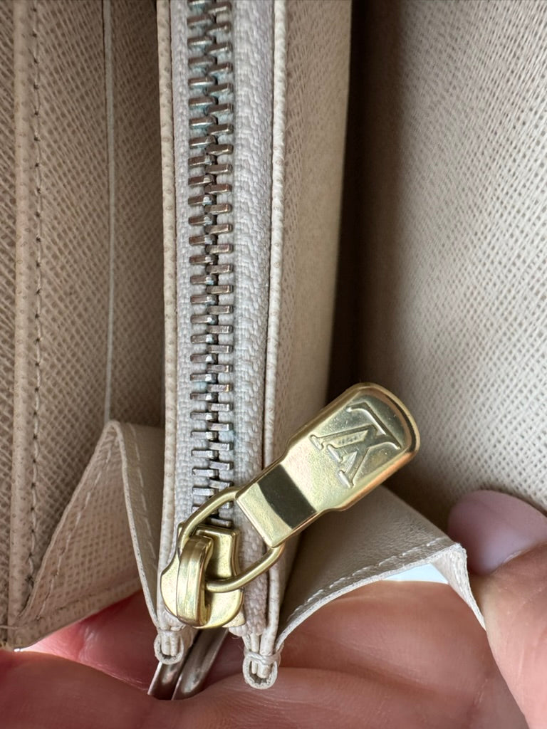 Louis Vuitton - Demier Leather Long Wallet w/ comp, Chain