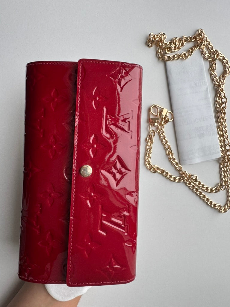 Louis Vuitton - Vernis red leather - Long wallet w/comp, chain