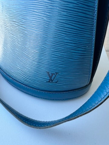 Louis Vuitton - Epi Cluny Shoulder Bag - Blue