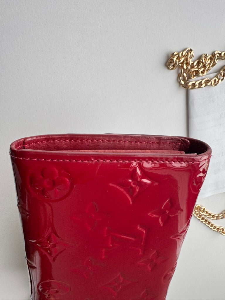 Louis Vuitton - Vernis red leather - Long wallet w/comp, chain