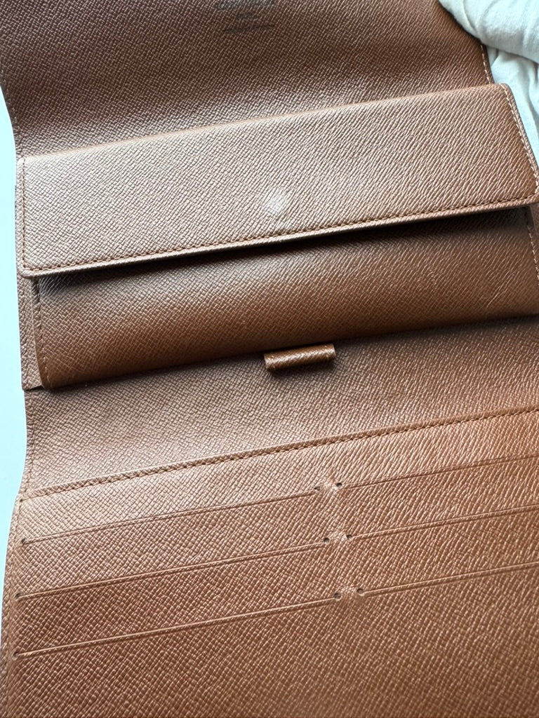 Louis Vuitton - Monogram Leather w/ comp, chain Long wallet
