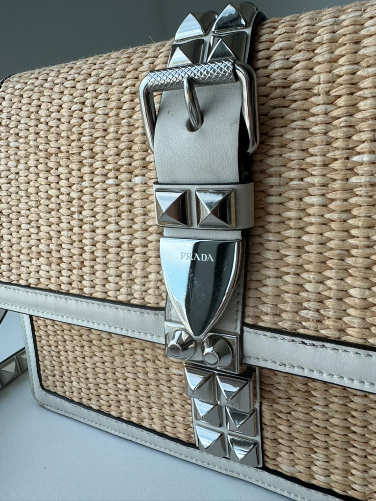 Prada - Elektra crossbody tissue with metal