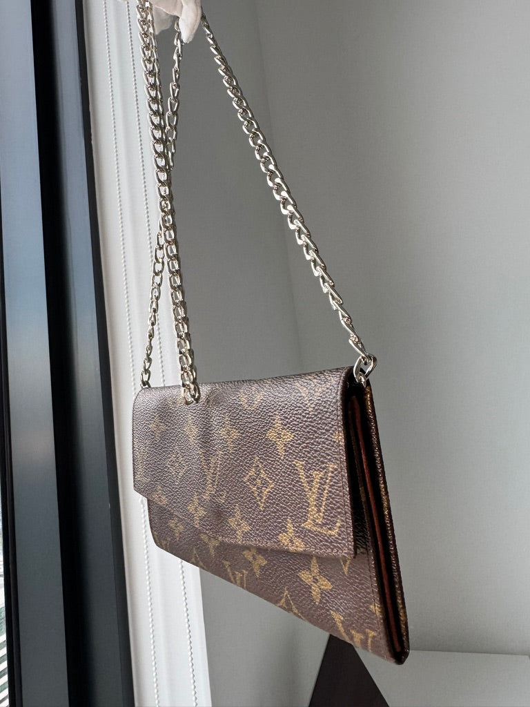 Louis Vuitton - Monogram Leather Long Wallet w/ comp. Chain