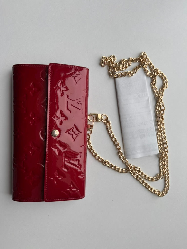 Louis Vuitton - Vernis red leather - Long wallet w/comp, chain