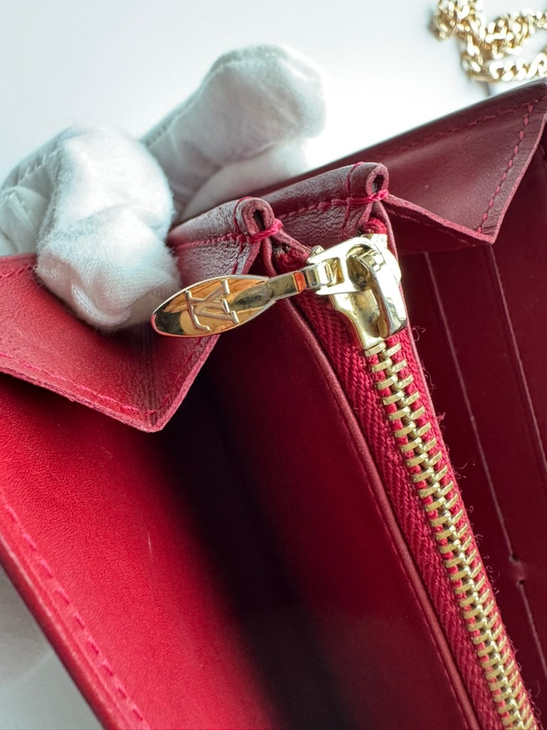 Louis Vuitton - Vernis red leather - Long wallet w/comp, chain