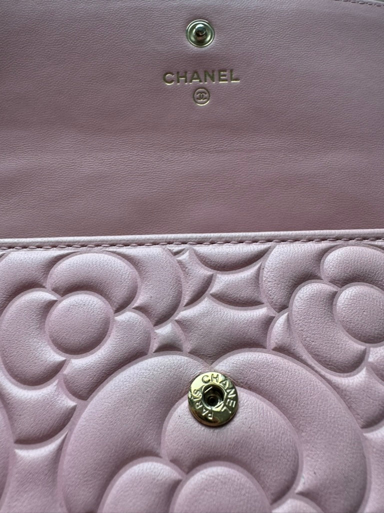 Chanel - Pink - soft leather - Long Wallet w/comp, chain, Full set. COA