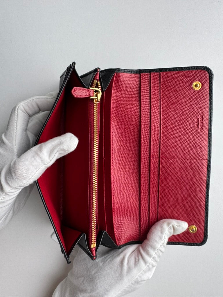 Prada - Black leather Long wallet w/ comp, chain