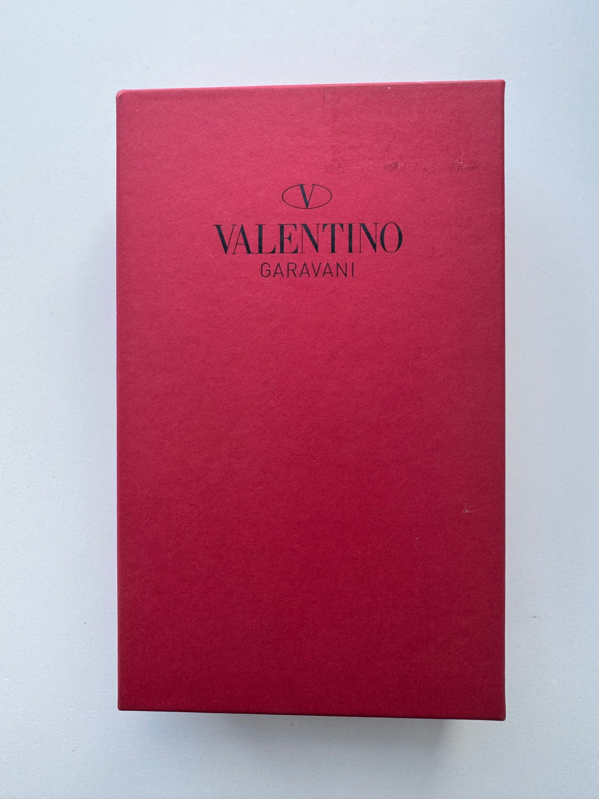 VALENTINO GARAVANI - White with tachas - zippy wallet - full set